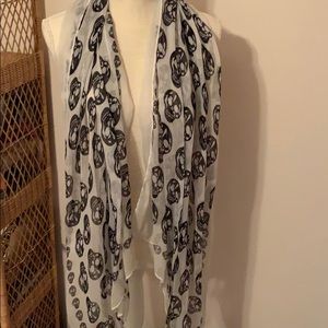 Skull scarf